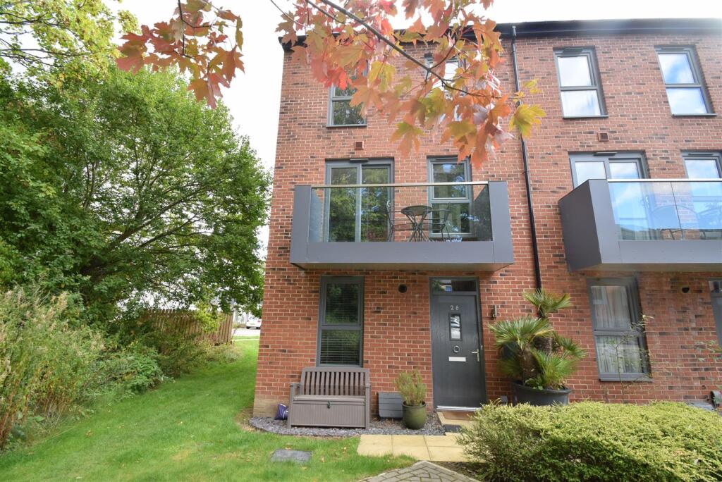 2 bed Town House for rent in Wakefield. From Richard Kendall - Wakefield