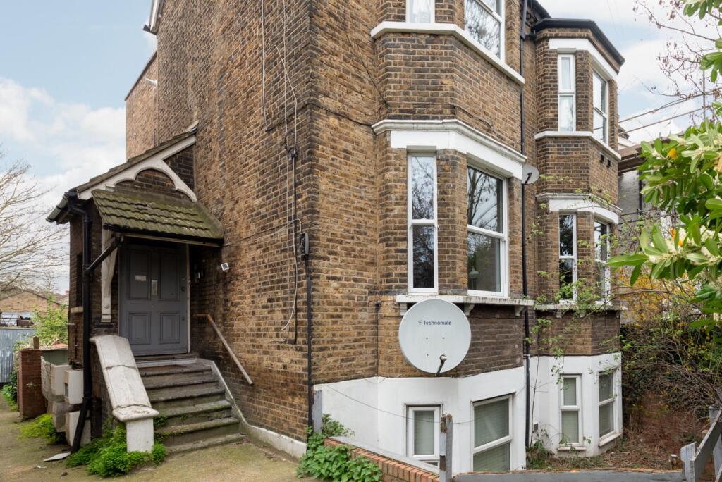 1 bed Apartment for rent in Wanstead. From Trading Places -  Residential Sales