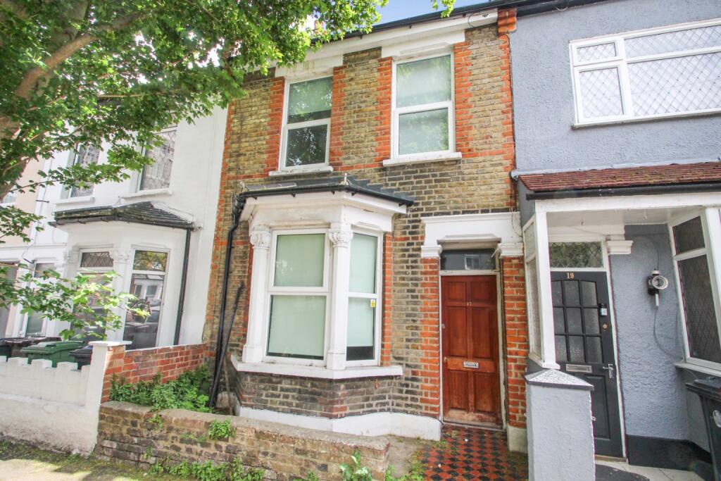 2 bed Mid Terraced House for rent in Walthamstow. From Trading Places - Leytonstone