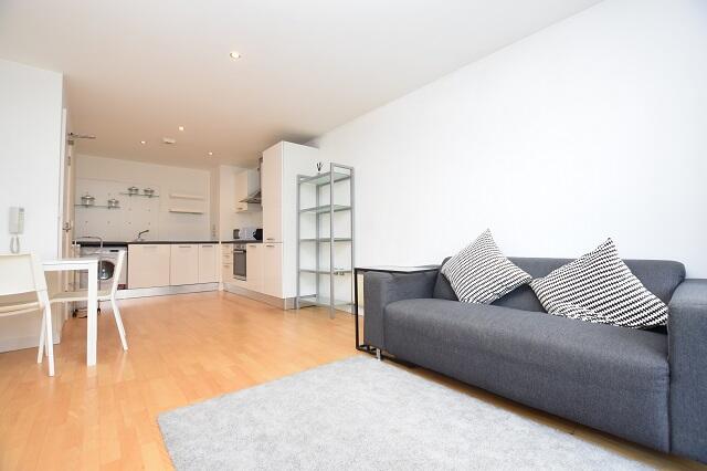 2 bed Apartment for rent in Long Line. From Blundells - Sheffield Central 2 bed Apartment for rent in Long Line. From Blundells - Sheffield Central