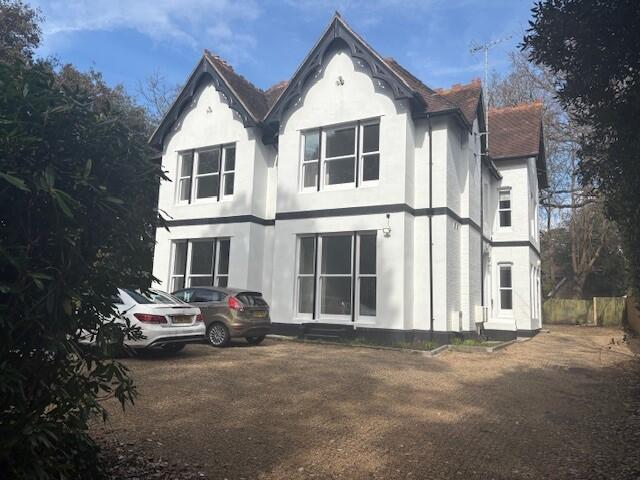 2 bed House (unspecified) for rent in Bournemouth. From Gordon Barker Ltd - Bournemouth