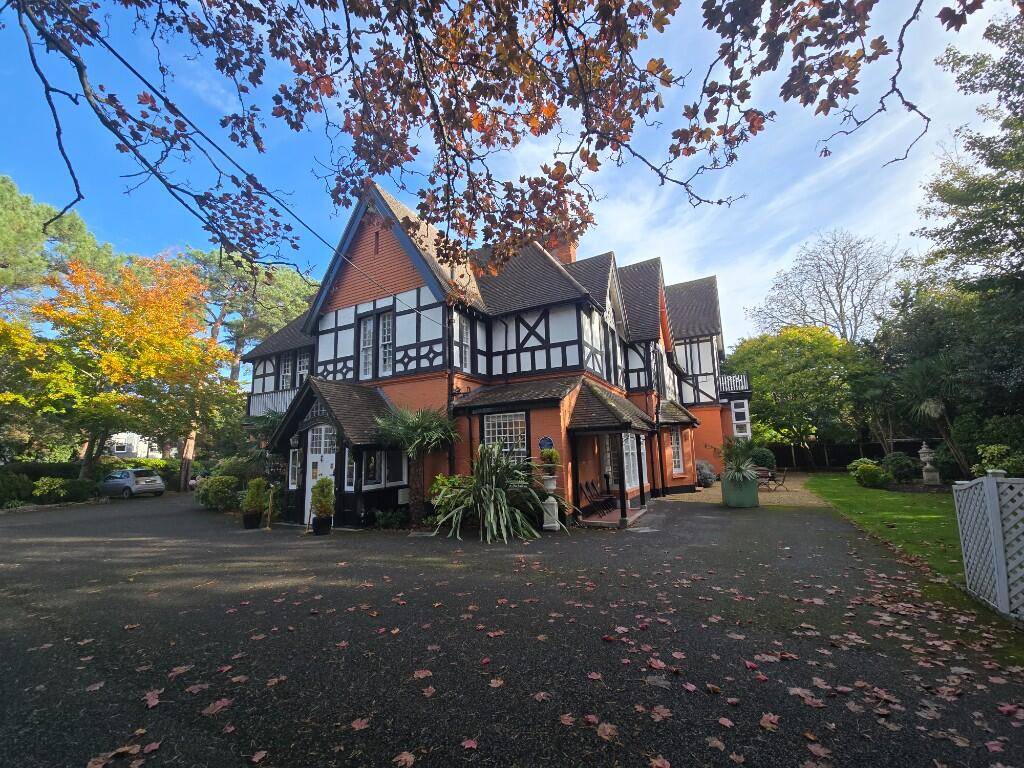 1 bed House Share for rent in Bournemouth. From Gordon Barker Ltd - Bournemouth