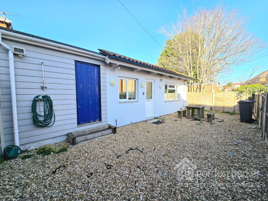 2 bed Apartment for rent in Bournemouth. From Gordon Barker Ltd - Bournemouth