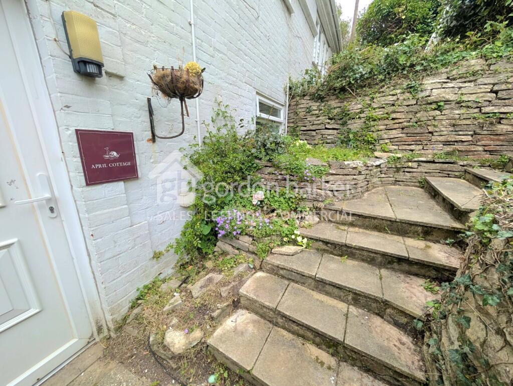 5 bed Detached for rent in Bournemouth. From Gordon Barker Ltd - Bournemouth 5 bed Detached for rent in Bournemouth. From Gordon Barker Ltd - Bournemouth