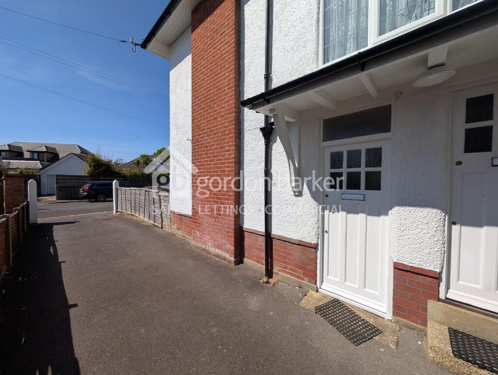 2 bed 1st Floor Flat for rent in Bournemouth. From Gordon Barker Ltd - Bournemouth