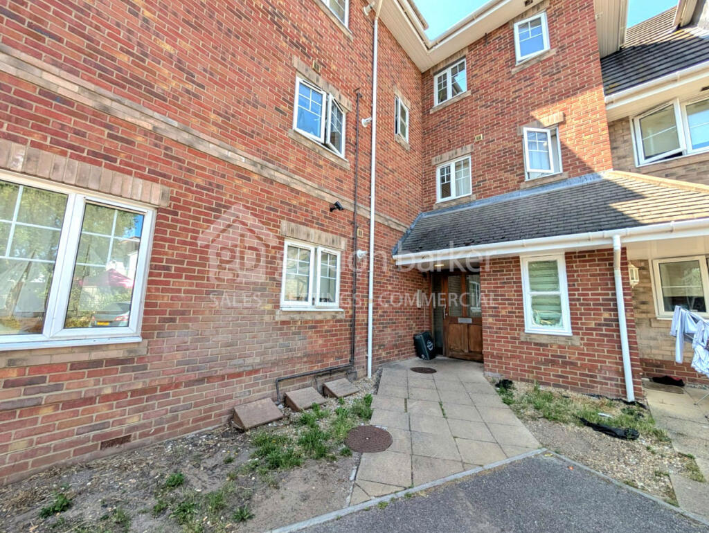 2 bed 1st Floor Flat for rent in Bournemouth. From Gordon Barker Ltd - Bournemouth