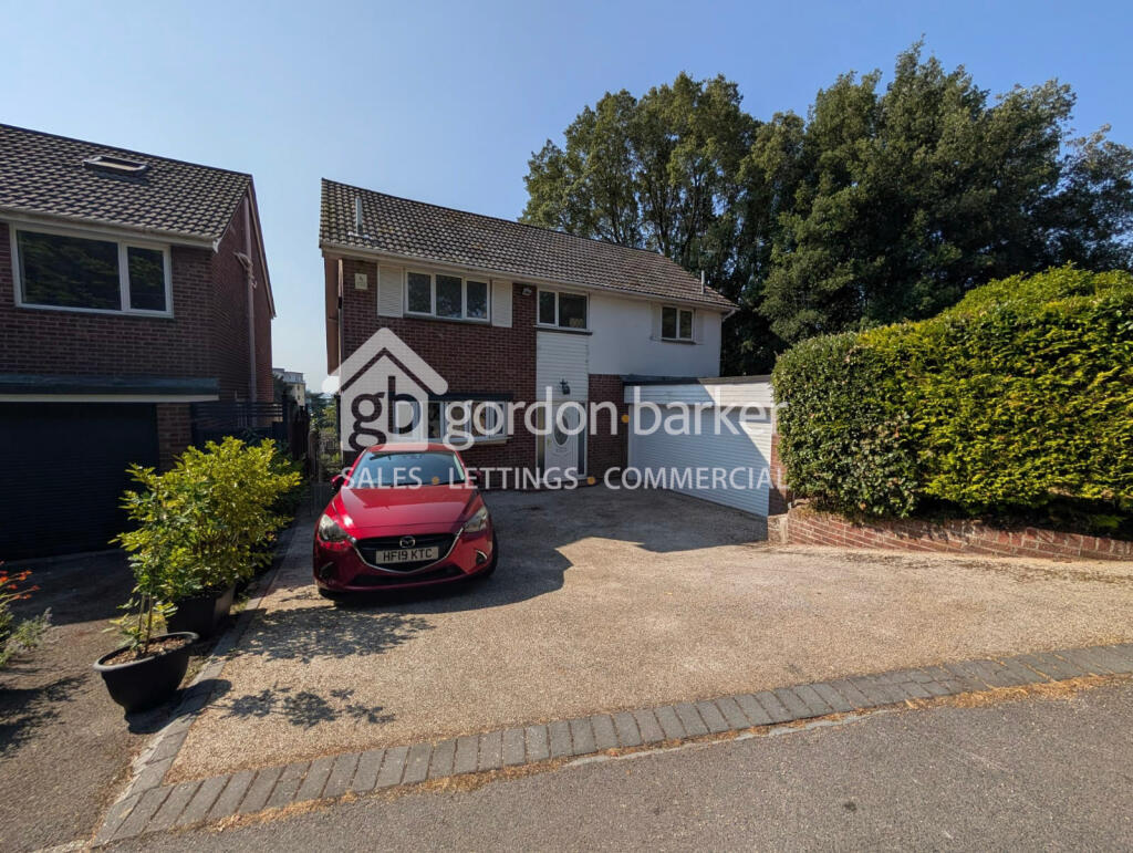 4 bed Detached for rent in Poole. From Gordon Barker Ltd - Bournemouth