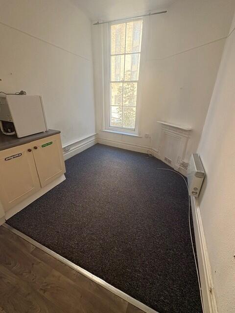 4 bed Studio for rent in Bournemouth. From Gordon Barker Ltd - Bournemouth