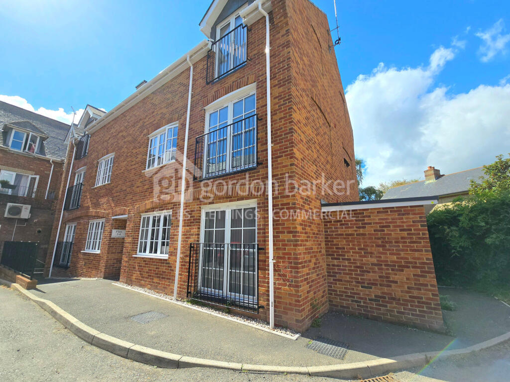 1 bed 1st Floor Flat for rent in Poole. From Gordon Barker Ltd - Bournemouth