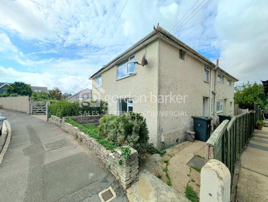 1 bed 1st Floor Flat for rent in Winkton. From Gordon Barker Ltd - Bournemouth 1 bed 1st Floor Flat for rent in Winkton. From Gordon Barker Ltd - Bournemouth