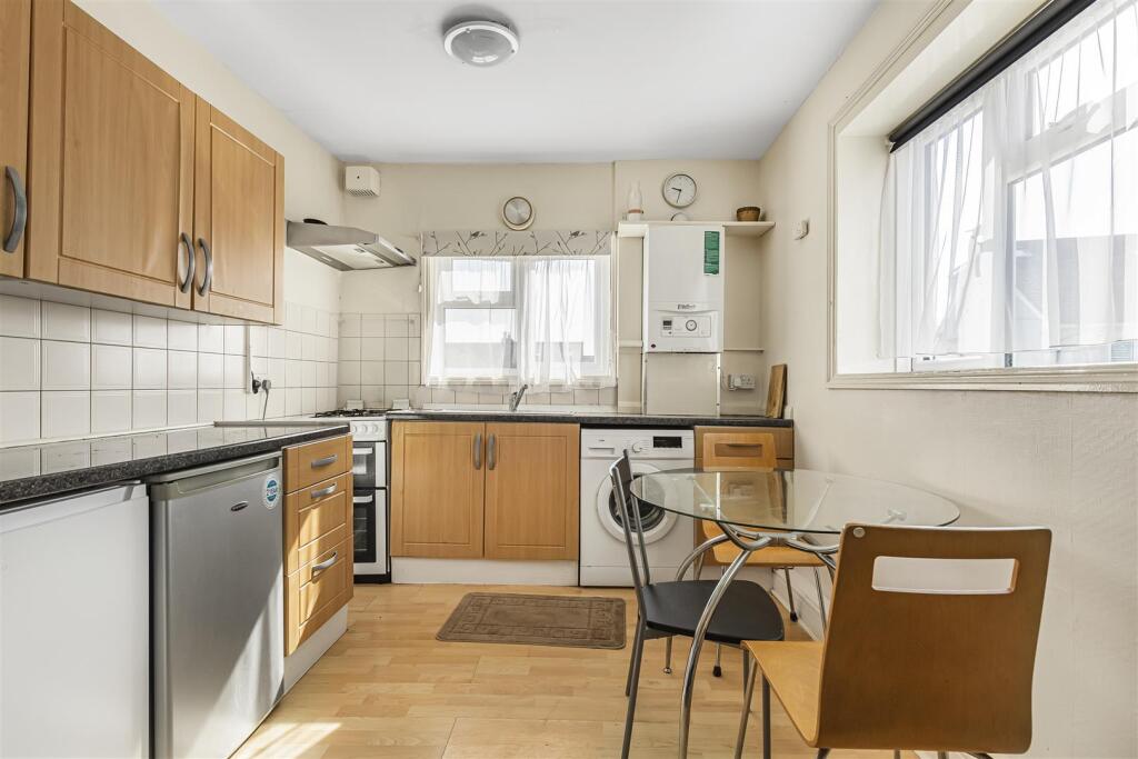 2 bed 1st Floor Flat for rent in Barnes. From James Anderson - East Sheen - Lettings