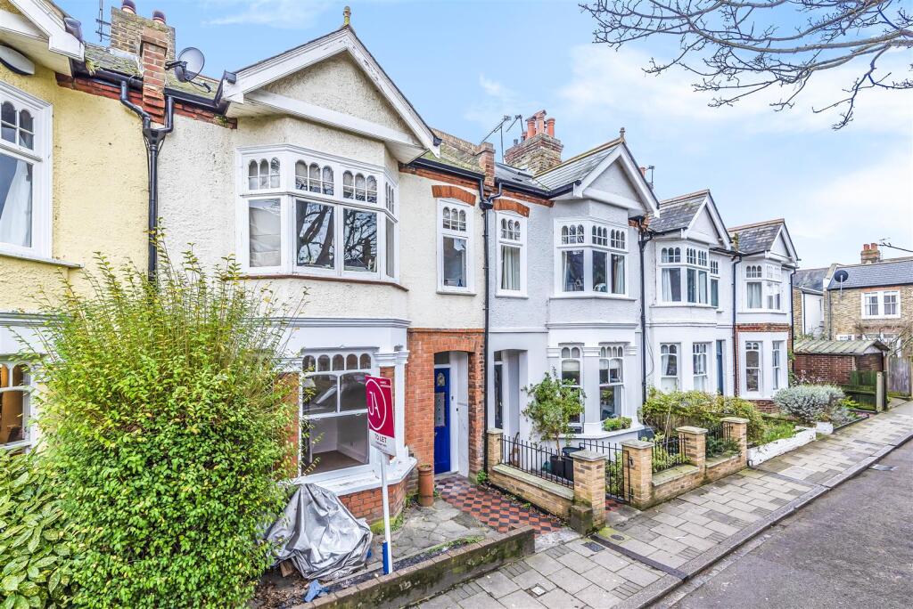 2 bed 1st Floor Flat for rent in Barnes. From James Anderson - East Sheen - Lettings
