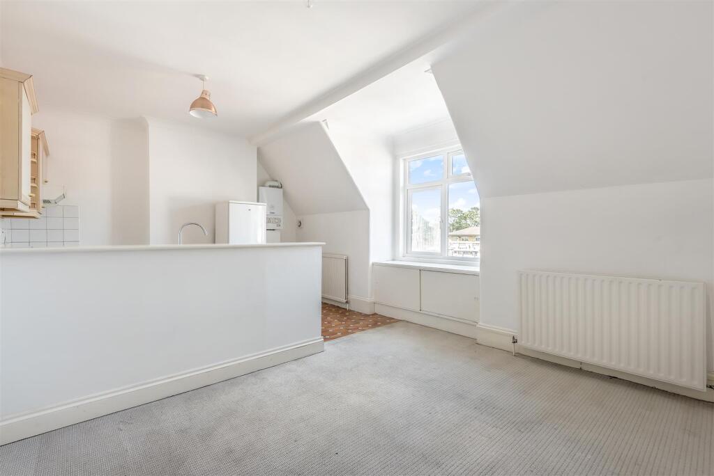 2 bed 1st Floor Flat for rent in Barnes. From James Anderson - East Sheen - Lettings