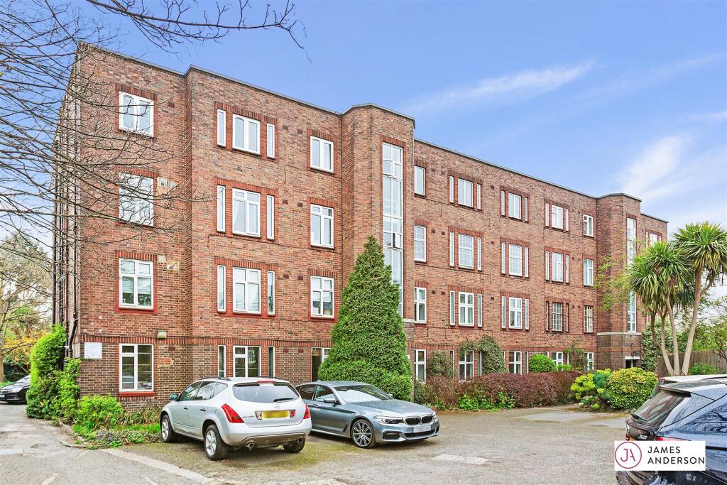 2 bed 1st Floor Flat for rent in Barnes. From James Anderson - East Sheen - Lettings