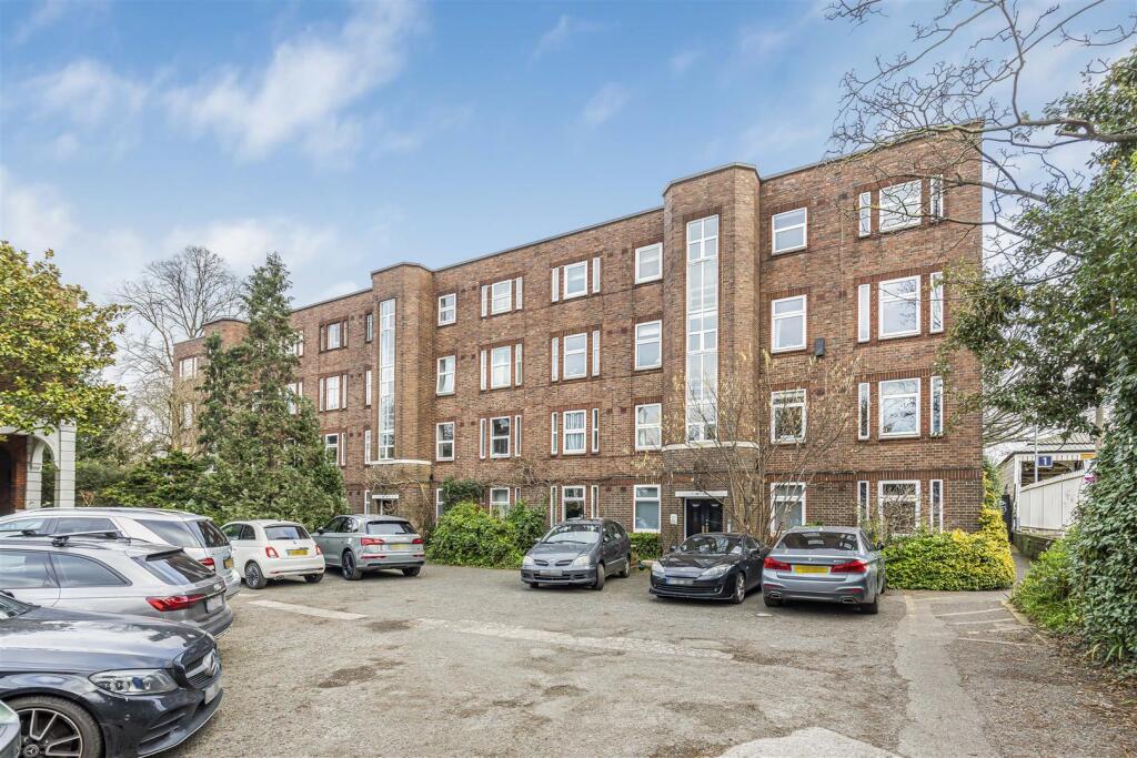 2 bed 1st Floor Flat for rent in Barnes. From James Anderson - East Sheen - Lettings 2 bed 1st Floor Flat for rent in Barnes. From James Anderson - East Sheen - Lettings