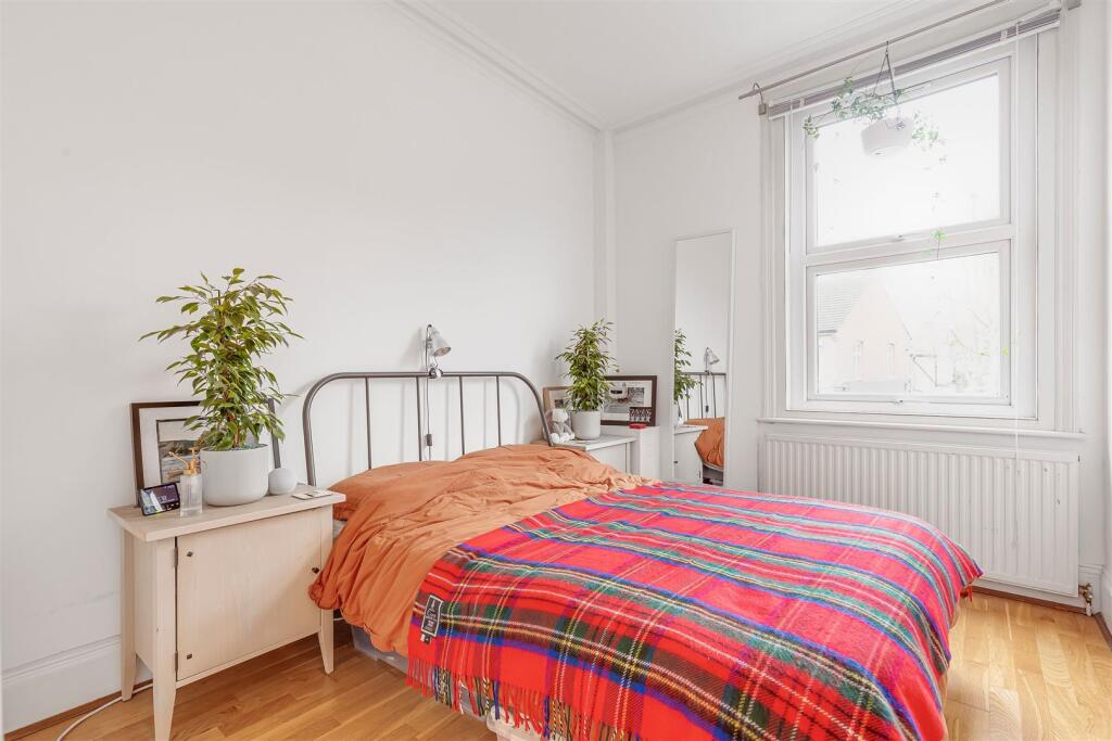 2 bed 1st Floor Flat for rent in Barnes. From James Anderson - East Sheen - Lettings