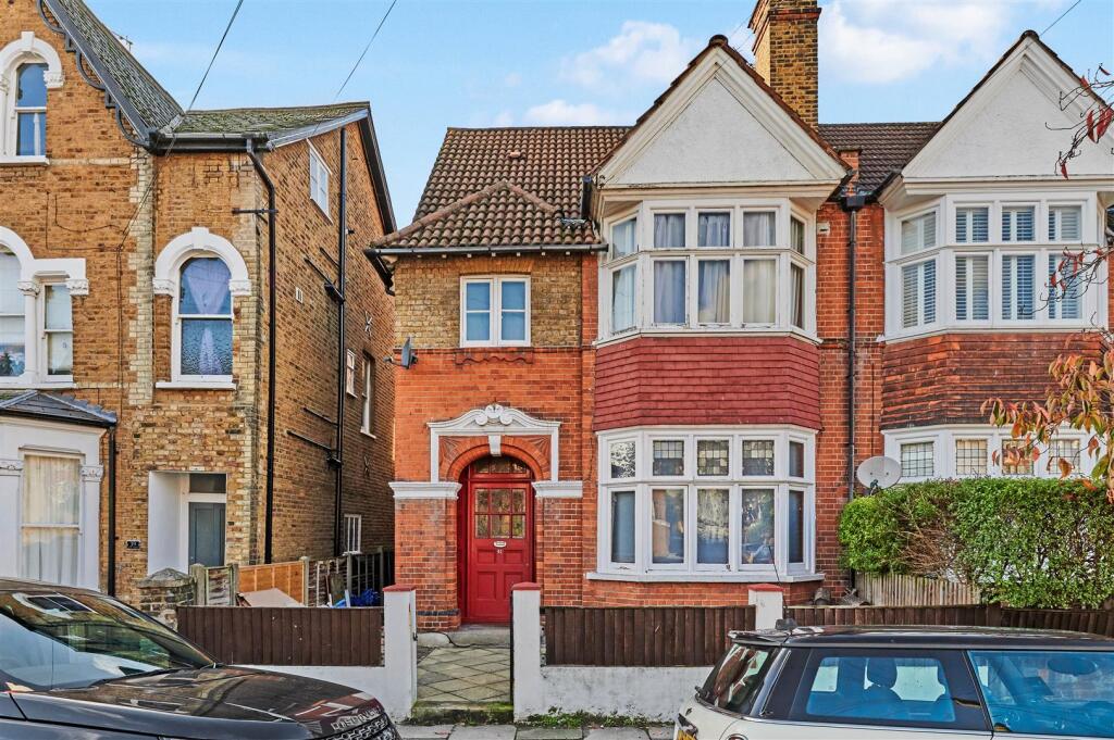 2 bed 1st Floor Flat for rent in Barnes. From James Anderson - East Sheen - Lettings