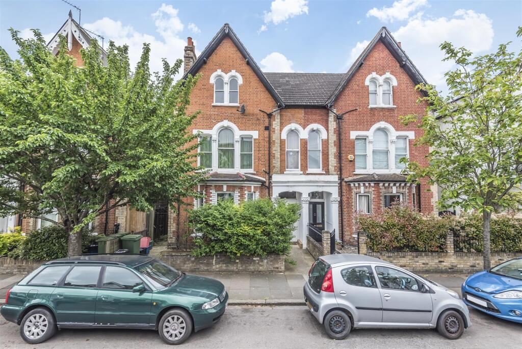 1 bed 1st Floor Flat for rent in Barnes. From James Anderson - East Sheen - Lettings