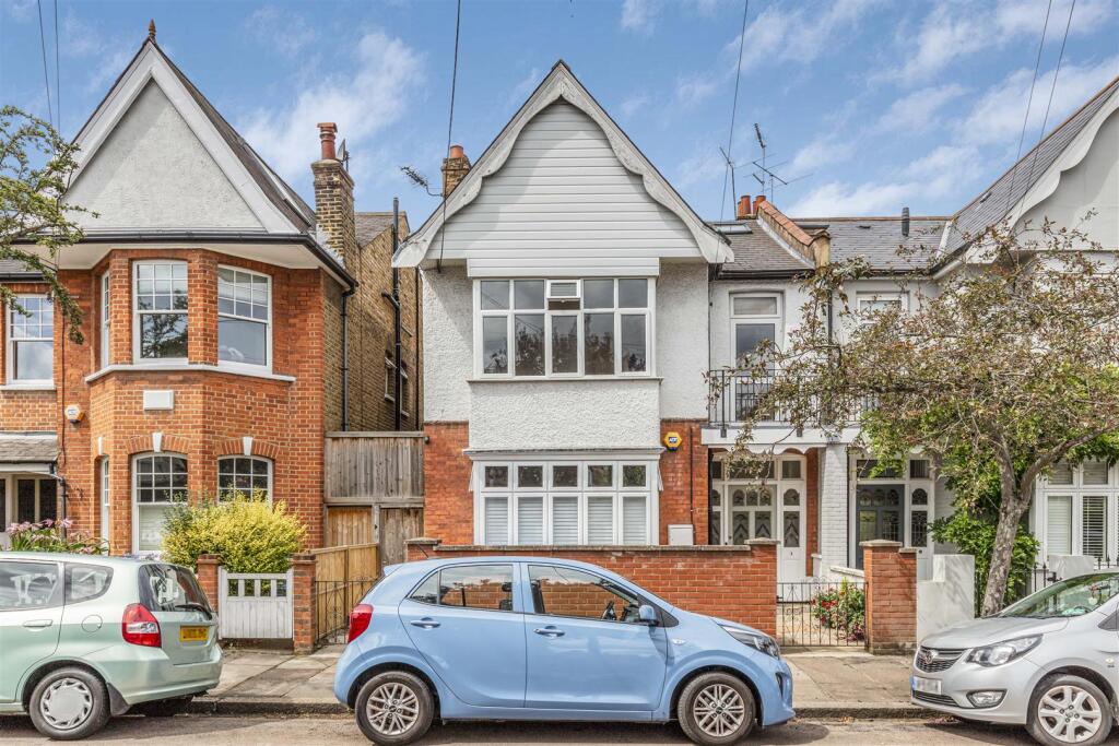 4 bed 1st Floor Flat for rent in Barnes. From James Anderson - East Sheen - Lettings