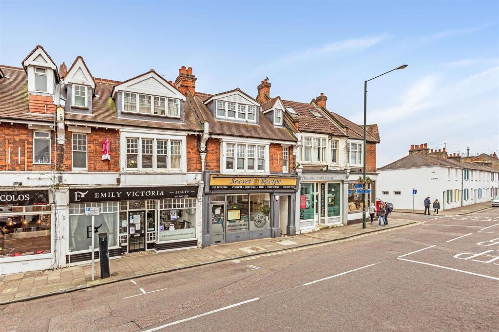 1 bed 1st Floor Flat for rent in Barnes. From James Anderson - East Sheen - Lettings