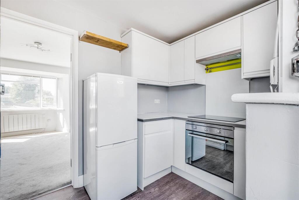 4 bed 1st Floor Flat for rent in Barnes. From James Anderson - East Sheen - Lettings 4 bed 1st Floor Flat for rent in Barnes. From James Anderson - East Sheen - Lettings