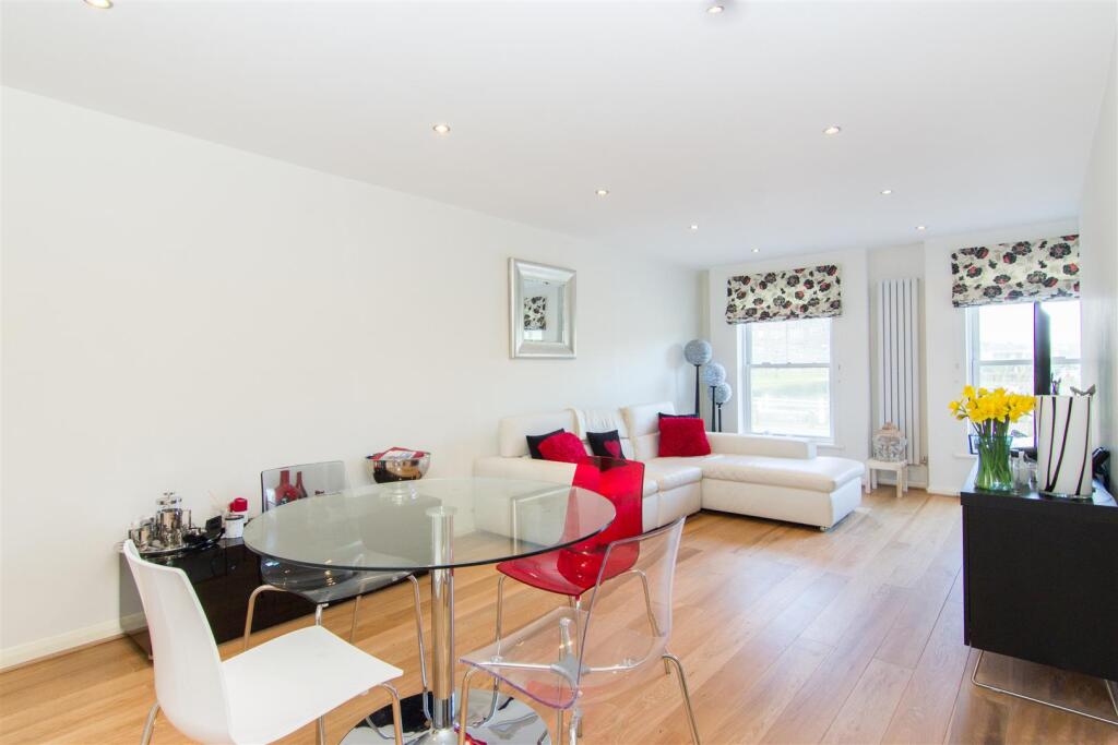 2 bed 1st Floor Flat for rent in Barnes. From James Anderson - East Sheen - Lettings 2 bed 1st Floor Flat for rent in Barnes. From James Anderson - East Sheen - Lettings