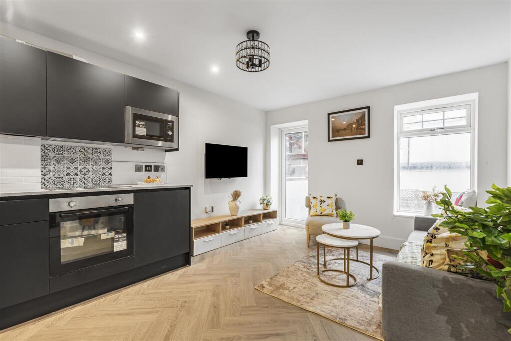 1 bed 1st Floor Flat for rent in Richmond. From James Anderson - East Sheen - Lettings