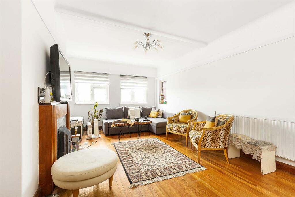 1 bed Flat for rent in Barnes. From James Anderson - Sales