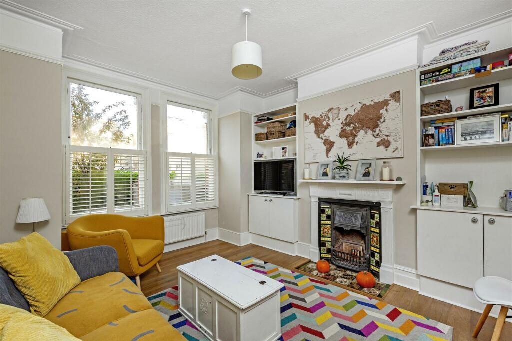2 bed Maisonette for rent in Barnes. From James Anderson - Sales