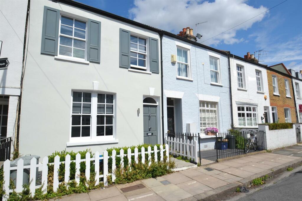 2 bed Semi-Detached House for rent in Barnes. From James Anderson - Sales