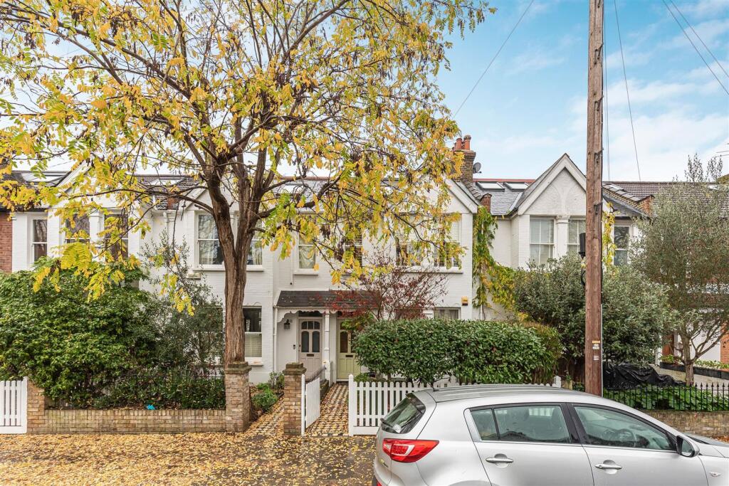 4 bed Mid Terraced House for rent in London. From James Anderson - Barnes - Lettings