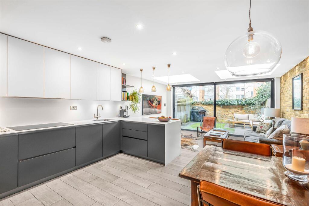 4 bed Detached for rent in Barnes. From James Anderson - Barnes - Lettings 4 bed Detached for rent in Barnes. From James Anderson - Barnes - Lettings