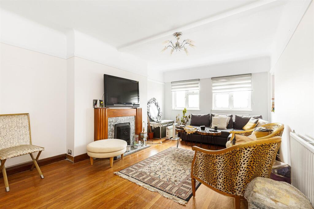 1 bed 1st Floor Flat for rent in Barnes. From James Anderson - Barnes - Lettings