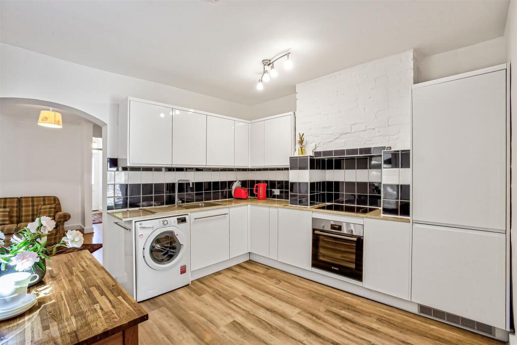 2 bed Annexe for rent in Barnes. From James Anderson - Barnes - Lettings