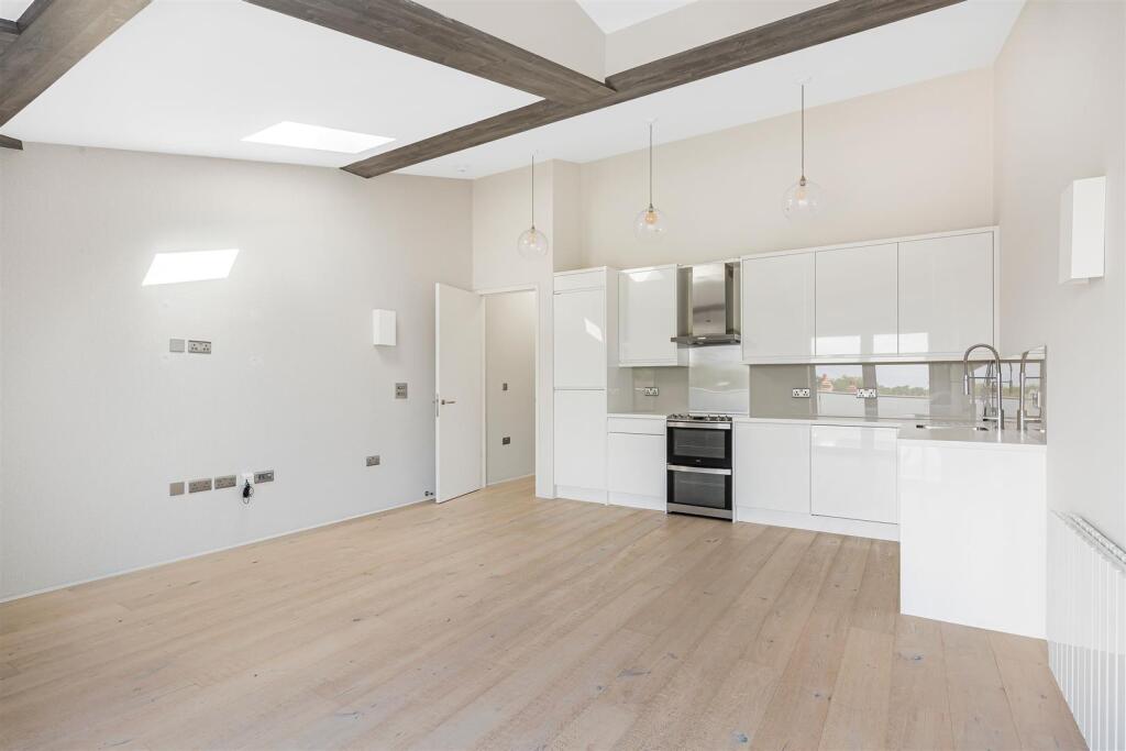 2 bed Detached for rent in Wimbledon. From James Anderson - Barnes - Lettings