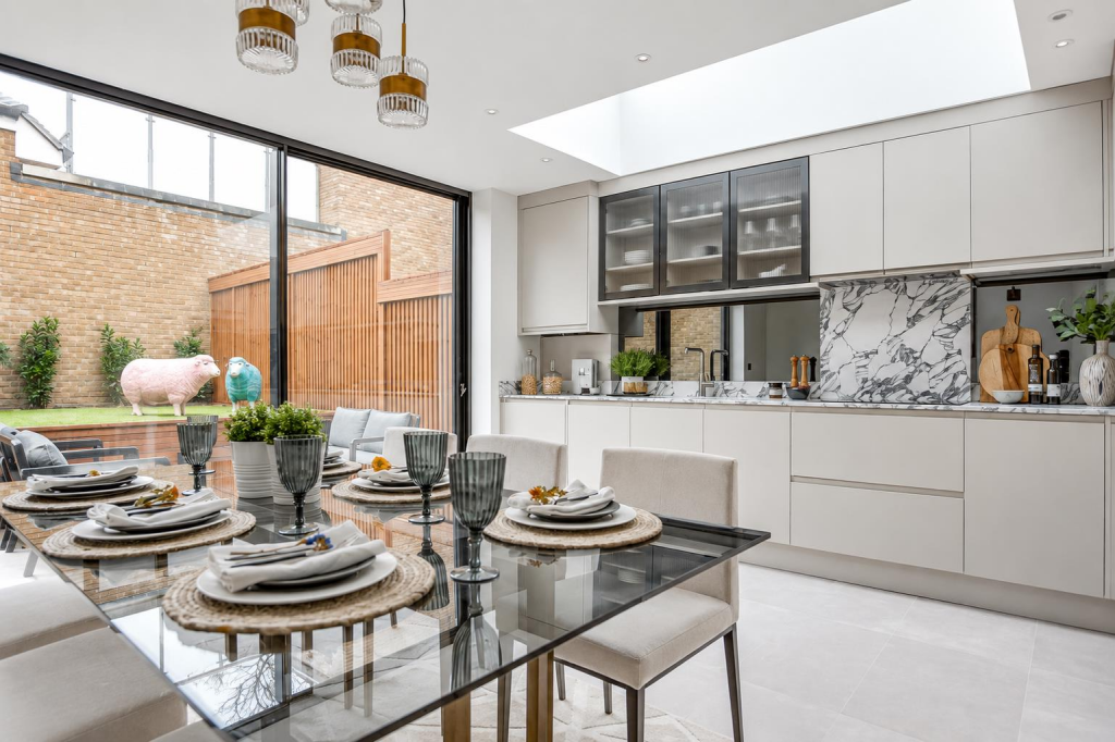 4 bed Detached for rent in London. From James Anderson - Barnes - Lettings 4 bed Detached for rent in London. From James Anderson - Barnes - Lettings