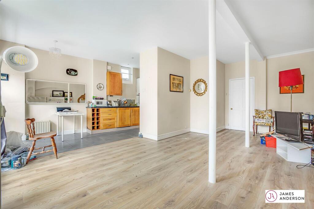 2 bed 1st Floor Flat for rent in Barnes. From James Anderson - Barnes - Lettings 2 bed 1st Floor Flat for rent in Barnes. From James Anderson - Barnes - Lettings