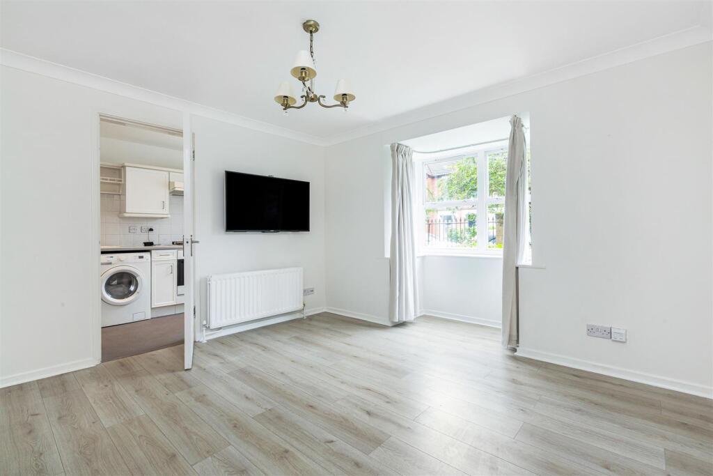 1 bed 1st Floor Flat for rent in Barnes. From James Anderson - Barnes - Lettings