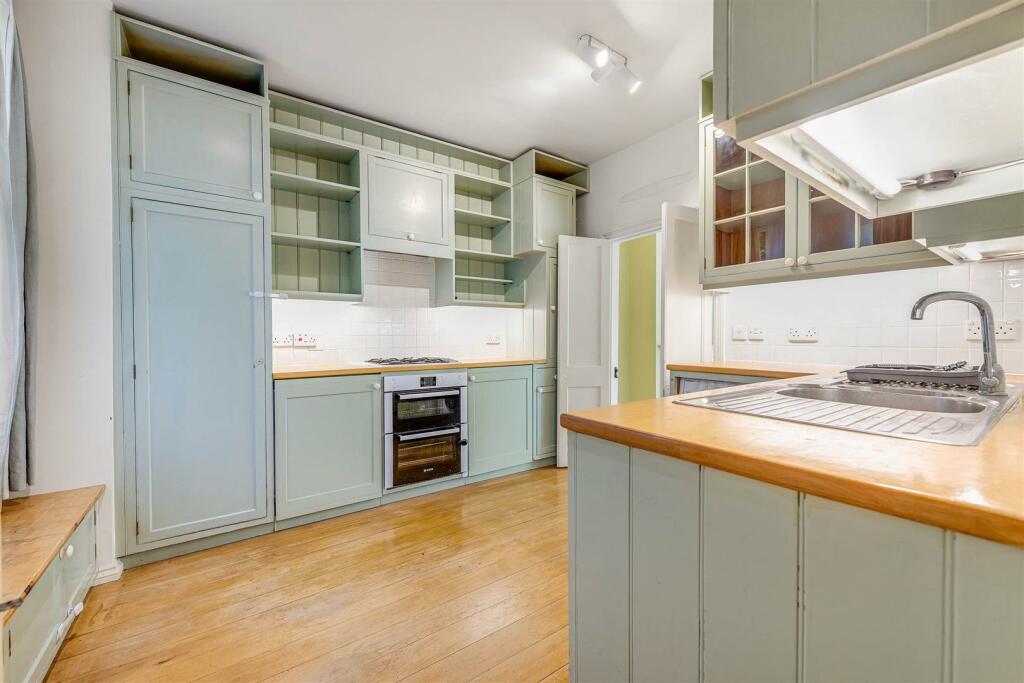 3 bed Detached House for rent in London. From James Anderson - Sales