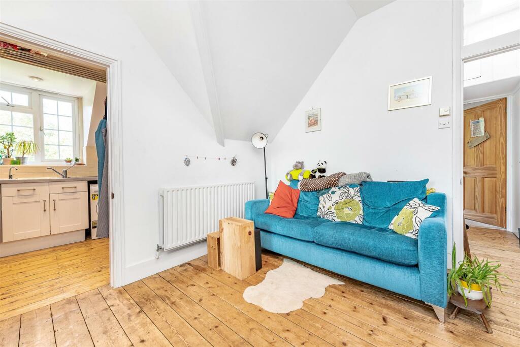 1 bed Flat for rent in Putney. From James Anderson - Sales