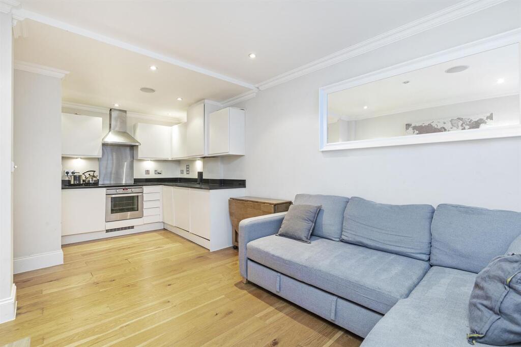 1 bed 1st Floor Flat for rent in Putney. From James Anderson - East Putney - Lettings