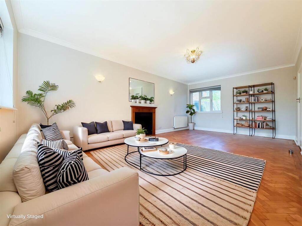 4 bed Detached for rent in Putney. From James Anderson - East Putney - Lettings