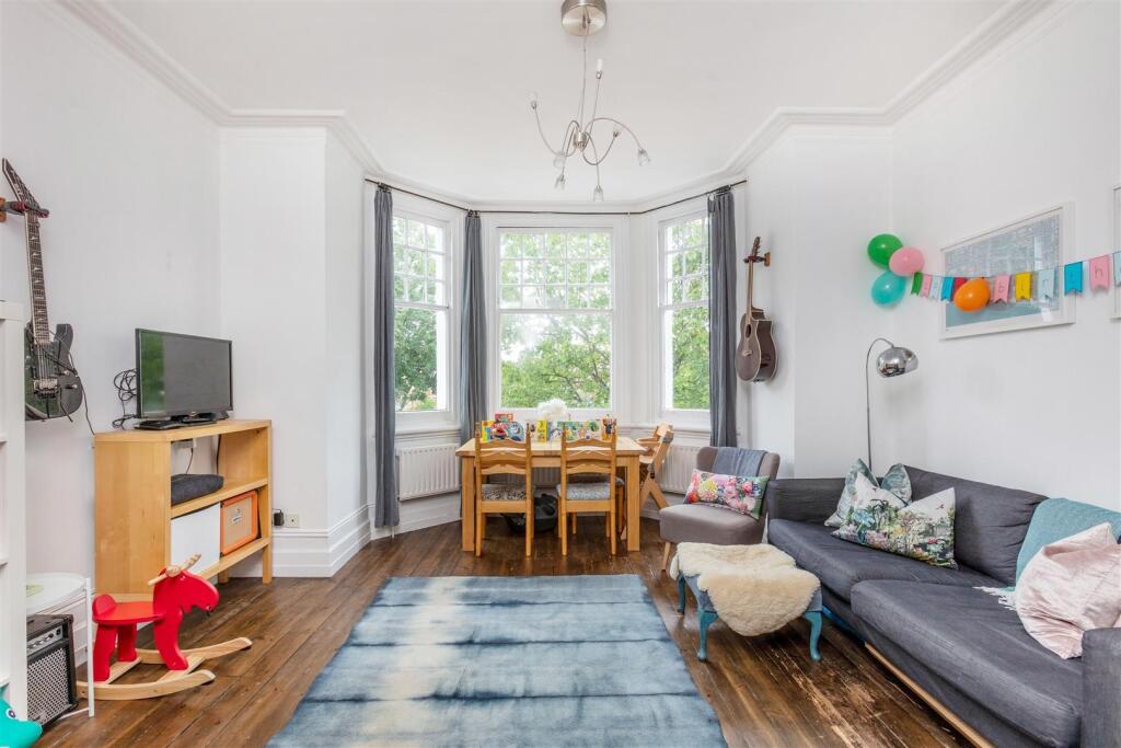 1 bed 1st Floor Flat for rent in Putney. From James Anderson - East Putney - Lettings