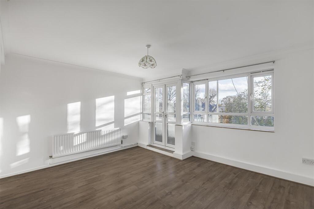 3 bed 1st Floor Flat for rent in London. From James Anderson - East Putney - Lettings 3 bed 1st Floor Flat for rent in London. From James Anderson - East Putney - Lettings