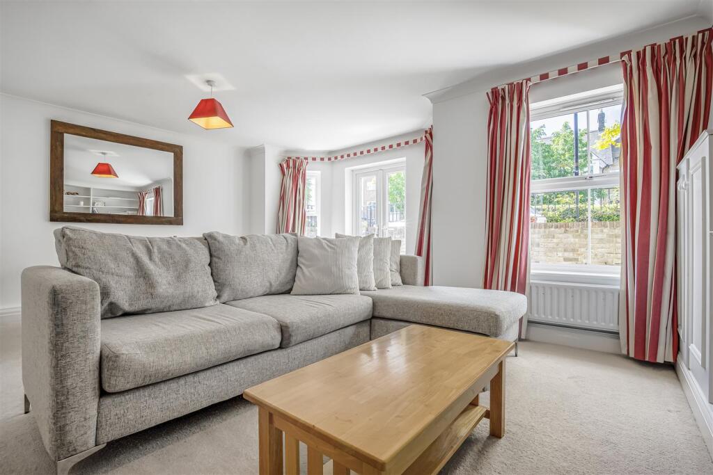 2 bed 1st Floor Flat for rent in Putney. From James Anderson - East Putney - Lettings