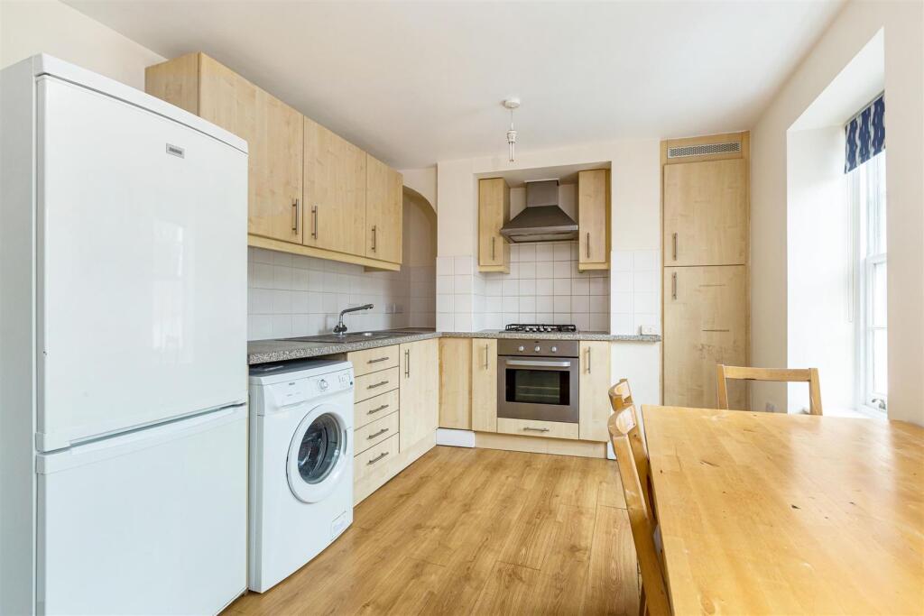 2 bed 1st Floor Flat for rent in Putney. From James Anderson - East Putney - Lettings
