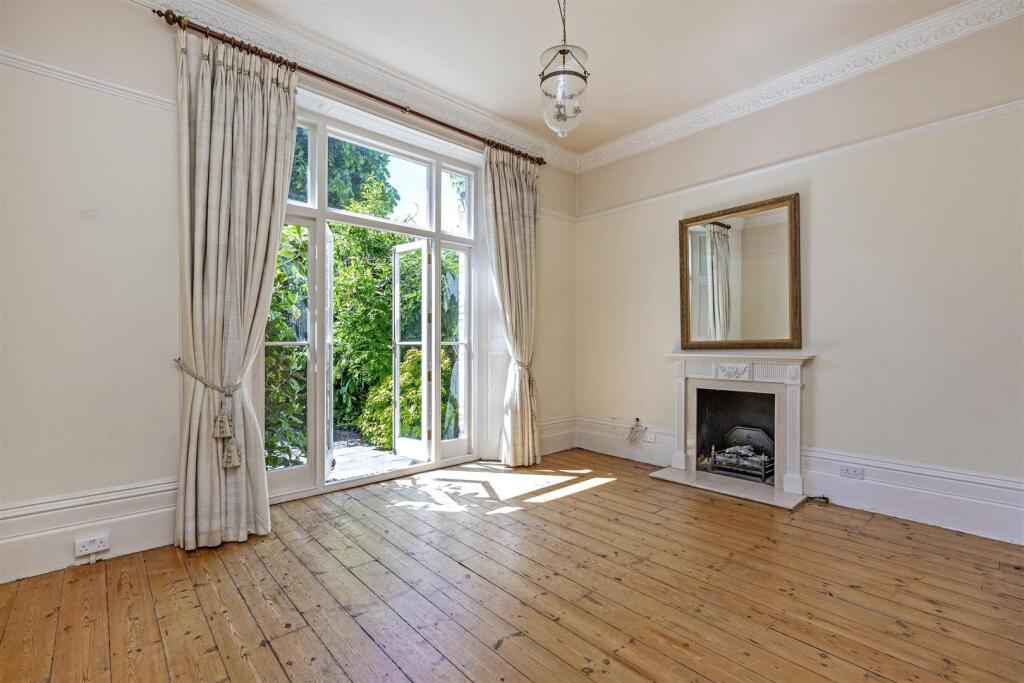 2 bed 1st Floor Flat for rent in Putney. From James Anderson - East Putney - Lettings 2 bed 1st Floor Flat for rent in Putney. From James Anderson - East Putney - Lettings