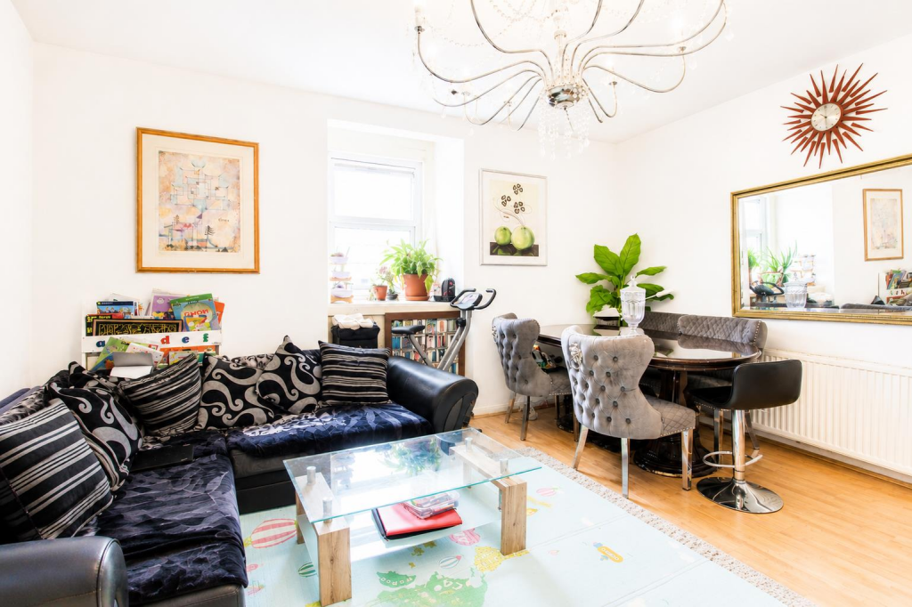 2 bed 1st Floor Flat for rent in London. From James Anderson - East Putney - Lettings