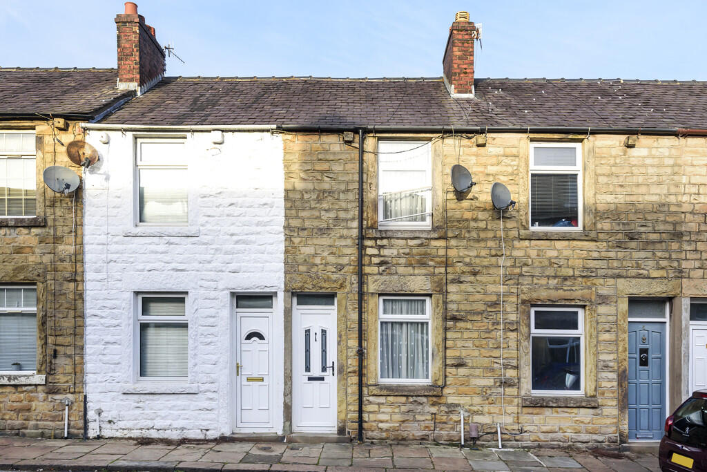 2 bed Mid Terraced House for rent in Lancaster. From Hackney & Leigh - Kendal