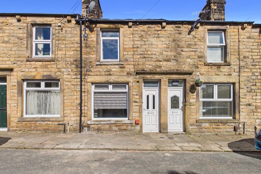 2 bed Mid Terraced House for rent in Lancaster. From Hackney & Leigh - Kendal